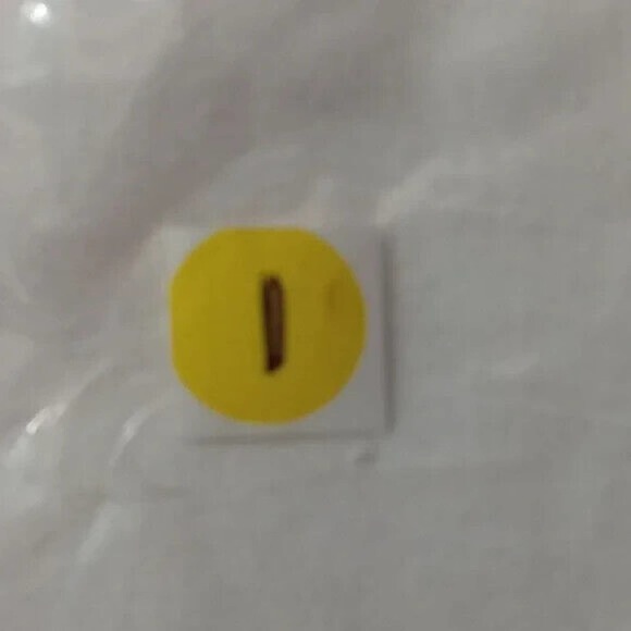 DKNY Jeans women's size 8 white Distress jeans - Picture 16 of 16